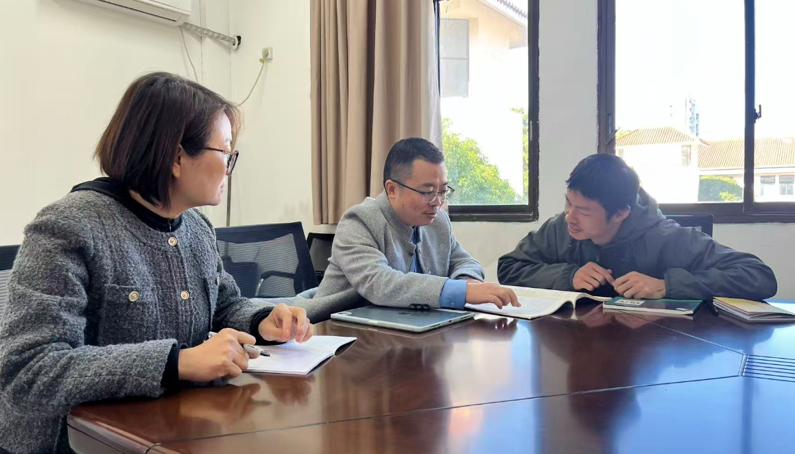 精准指导提实效  深耕教研助成长