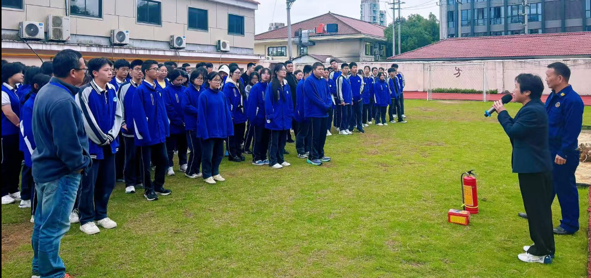 筑牢校园“防火墙”